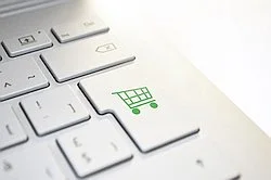 Tastatur mit Taste "Warenkorb"