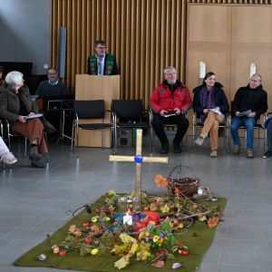 images/beitragsbilder/themen-a-z/s-schoepfung/Schöpfungsandacht_Erlangen_St_Markus_2025_10_26_Peter_Kreisler.jpg#joomlaImage://local-images/beitragsbilder/themen-a-z/s-schoepfung/Schöpfungsandacht_Erlangen_St_Markus_2025_10_26_Peter_Kreisler.jpg?width=6048&height=4024