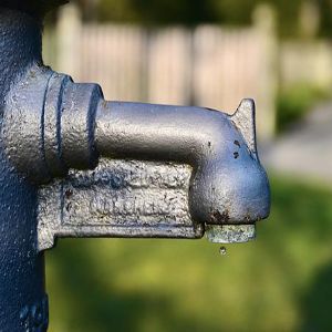 Tropfender Wasserhahn; von Mariya 🌸🌺🌼 auf Pixabay