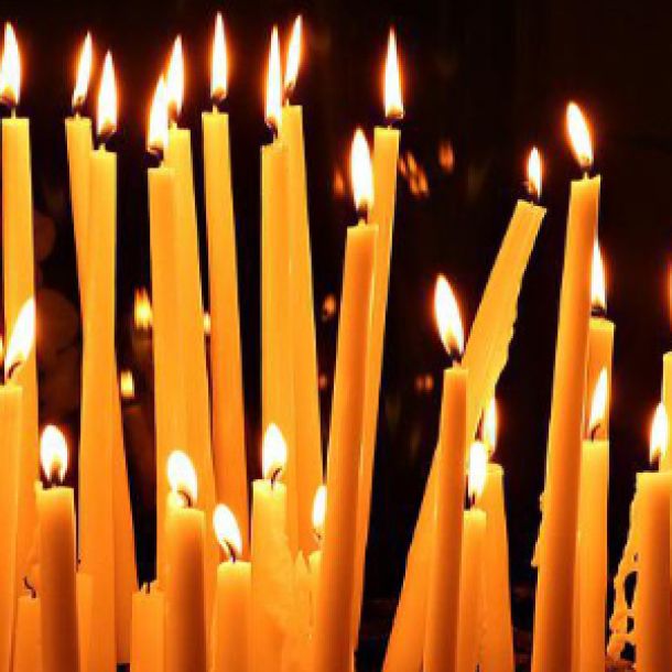Brennende Kerzen; Bild von S. Hermann / F. Richter auf Pixabay